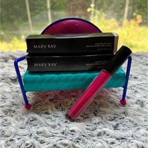 Unlimited Lip Gloss by Mary Kay